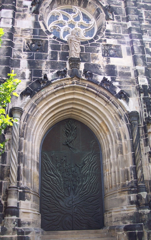 Eingang der Andreaskirche