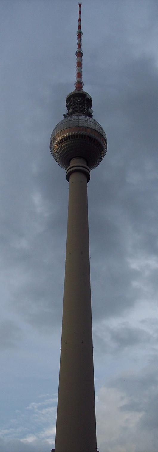 Der Fernsehturm auf dem Alexanderplatz