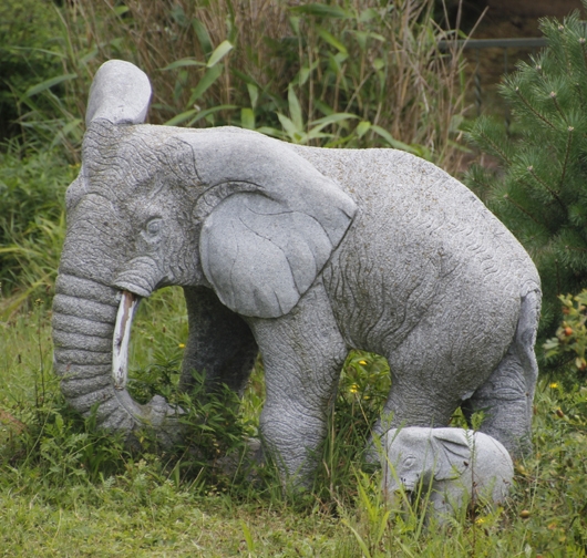 Elefanten-Statue