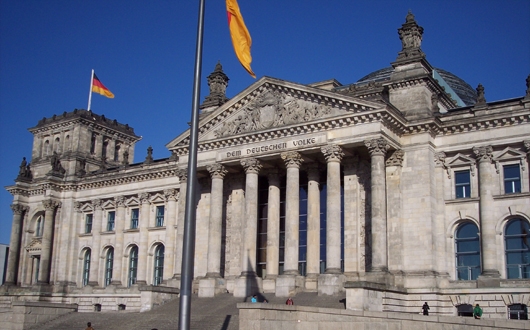Front des Reichstags