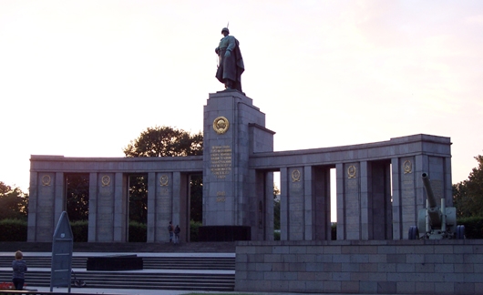 Russisches Denkmal an der Strasse des 17. Juni